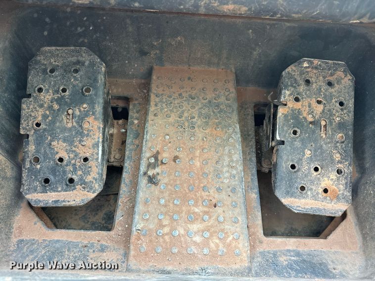 image for item EJ4898 2019 John Deere 333G tracked skid steer loader