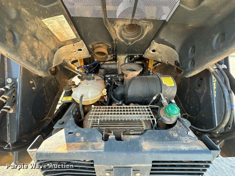 image for item EJ4898 2019 John Deere 333G tracked skid steer loader