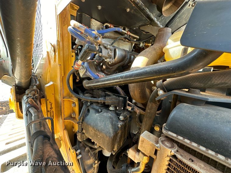 image for item EJ4898 2019 John Deere 333G tracked skid steer loader