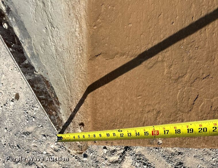 image for item EJ4899 2017 John Deere 333G tracked skid steer loader