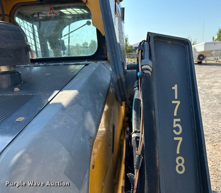 image for item EJ4899 2017 John Deere 333G tracked skid steer loader