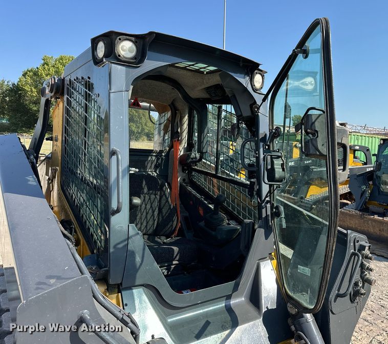 image for item EJ4899 2017 John Deere 333G tracked skid steer loader