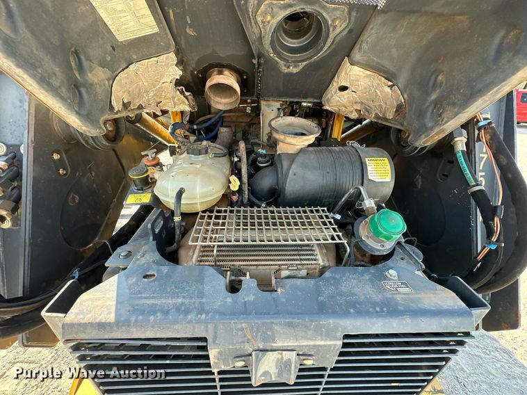 image for item EJ4899 2017 John Deere 333G tracked skid steer loader