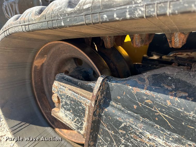 image for item EJ4899 2017 John Deere 333G tracked skid steer loader