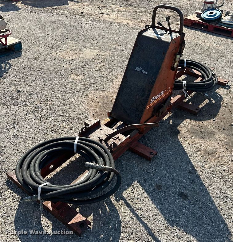 image for item EJ4906 Ditch Witch  140LA earth auger