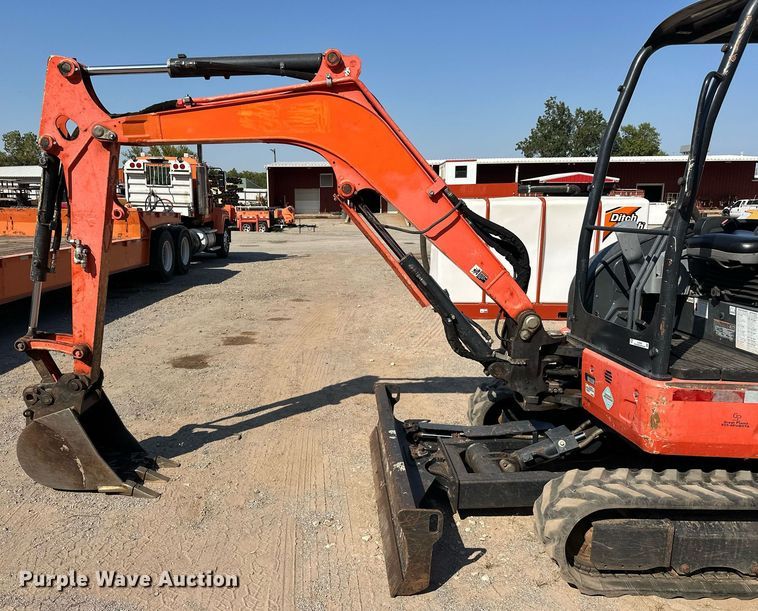 image for item EJ4908 2015 Kubota U35-4 mini excavator