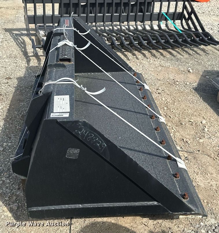 image for item EJ4979 2021 Arrow 2306605BUN skid steer bucket