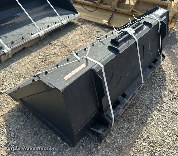 image for item EJ4979 2021 Arrow 2306605BUN skid steer bucket