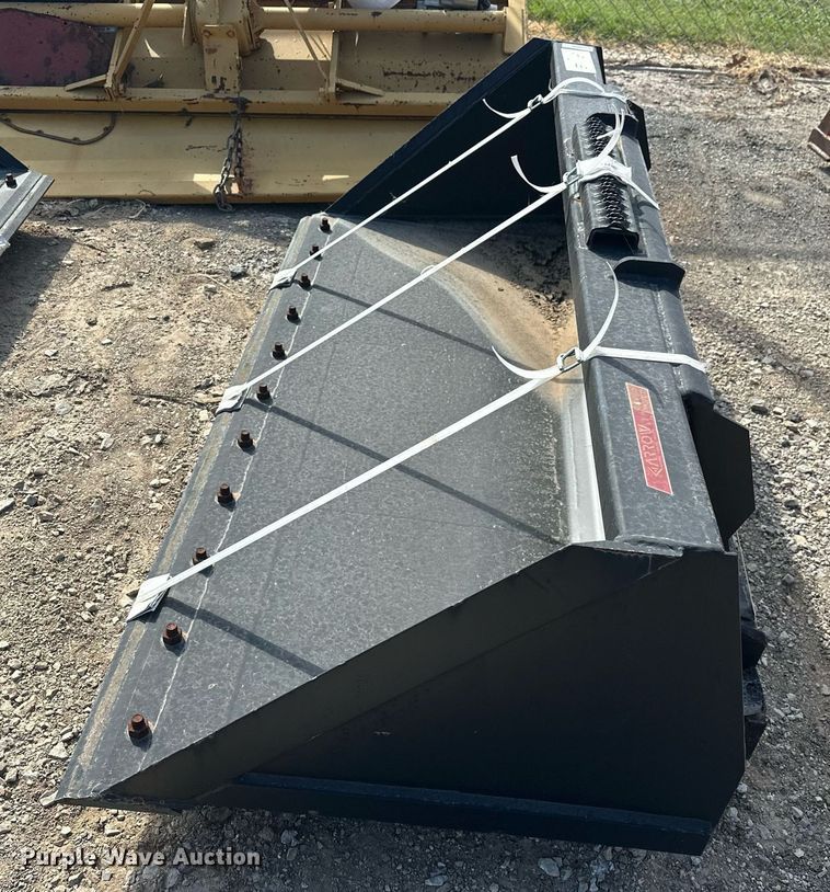image for item EJ4979 2021 Arrow 2306605BUN skid steer bucket