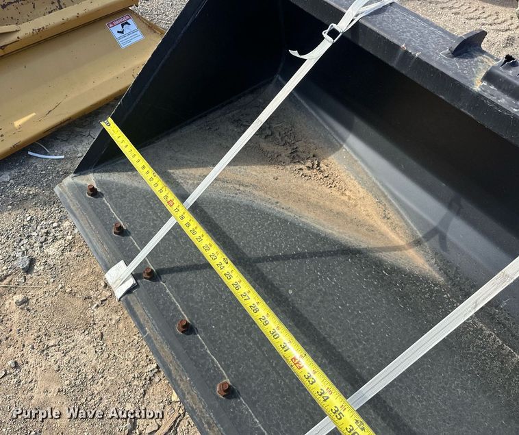 image for item EJ4979 2021 Arrow 2306605BUN skid steer bucket