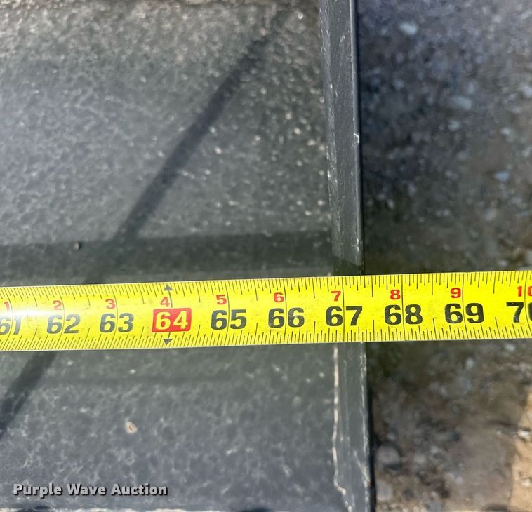 image for item EJ4979 2021 Arrow 2306605BUN skid steer bucket