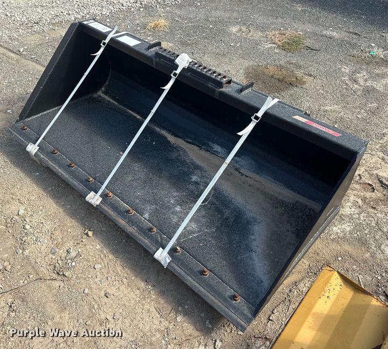 image for item EJ4980 2021 Arrow 2306605BUN skid steer bucket