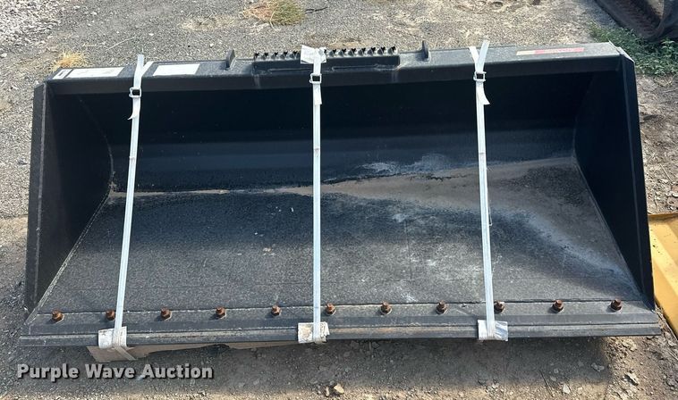 image for item EJ4980 2021 Arrow 2306605BUN skid steer bucket