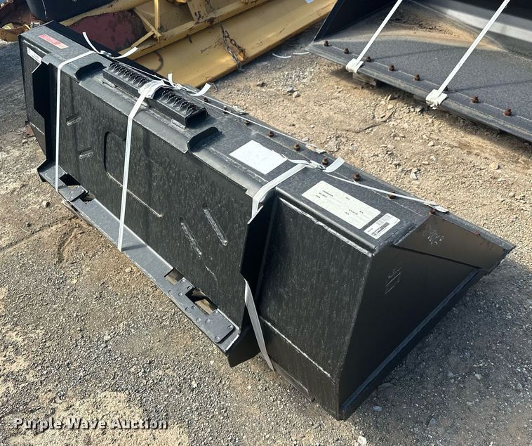 image for item EJ4980 2021 Arrow 2306605BUN skid steer bucket