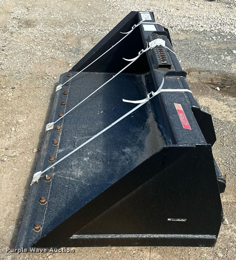 image for item EJ4980 2021 Arrow 2306605BUN skid steer bucket