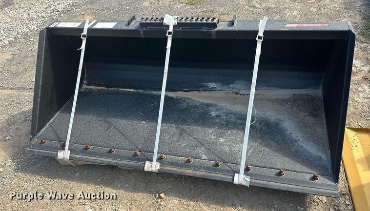 image for item EJ4980 2021 Arrow 2306605BUN skid steer bucket