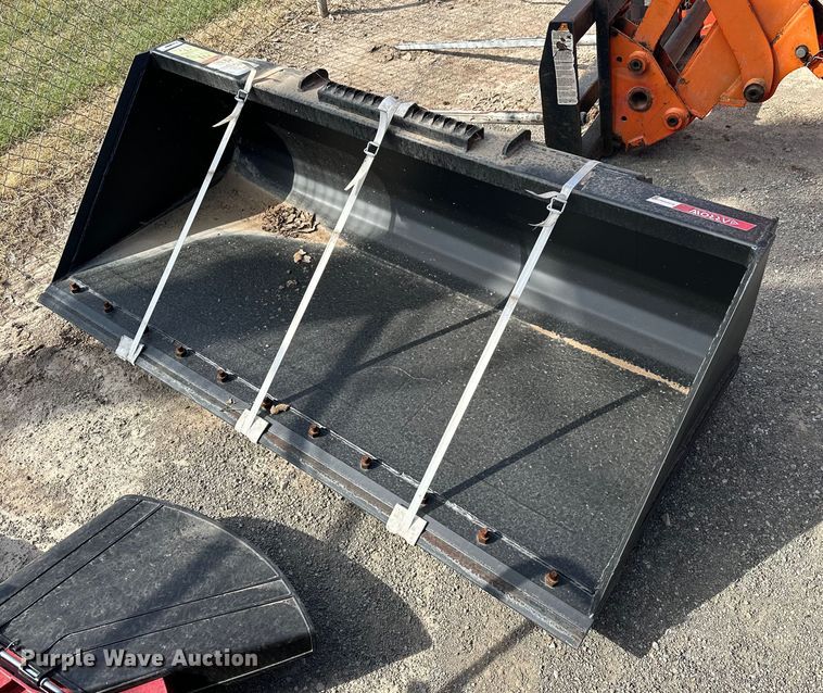 image for item EJ4986 2021 Arrow 2306605BUN skid steer bucket