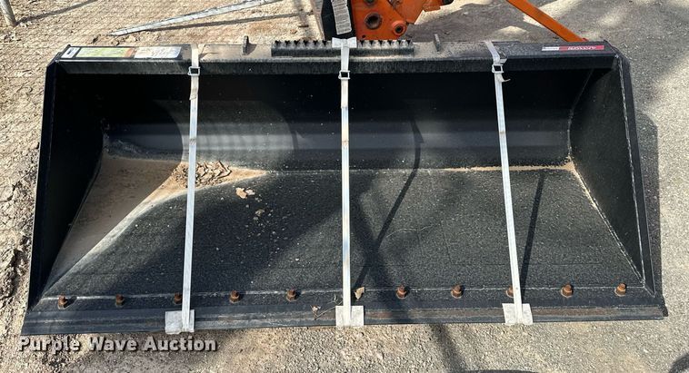 image for item EJ4986 2021 Arrow 2306605BUN skid steer bucket