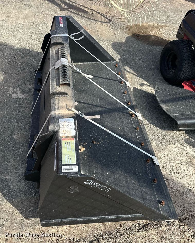 image for item EJ4986 2021 Arrow 2306605BUN skid steer bucket