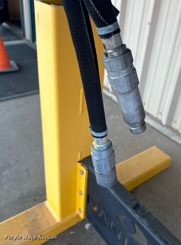 image for item EJ4987 Danuser T3 skid steer post driver 