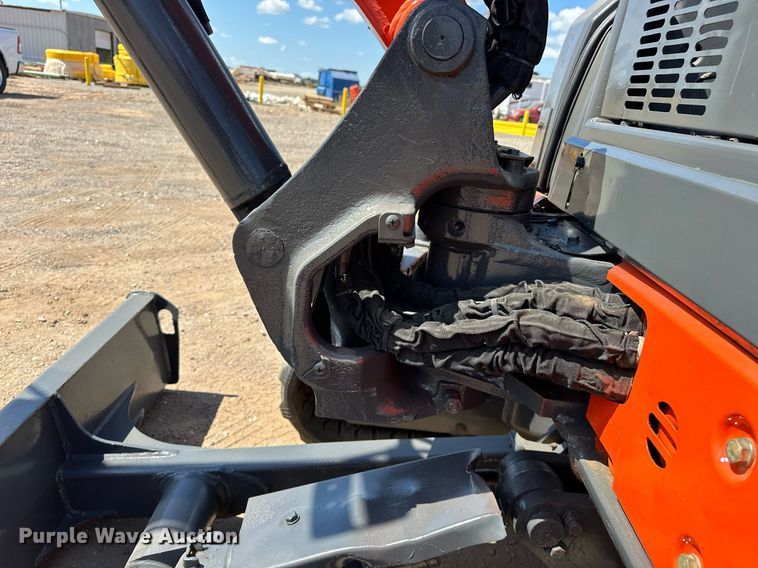 image for item EJ8992 2011 Hitachi ZX35U-3 mini excavator