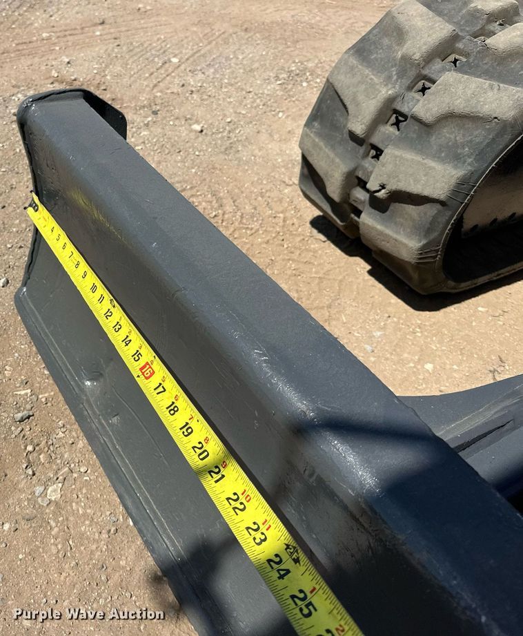 image for item EJ8992 2011 Hitachi ZX35U-3 mini excavator