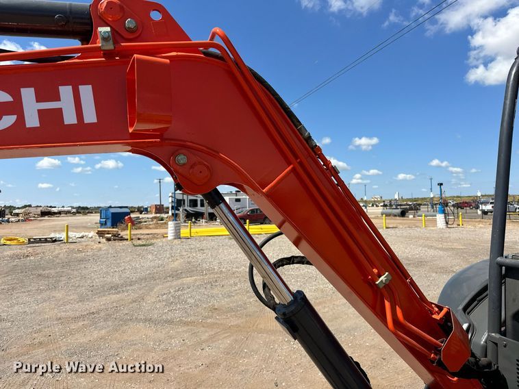 image for item EJ8992 2011 Hitachi ZX35U-3 mini excavator