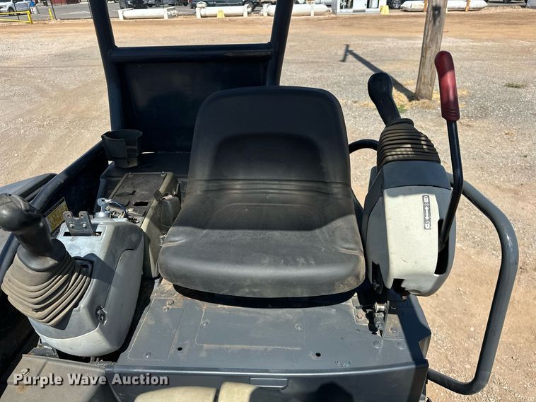 image for item EJ8992 2011 Hitachi ZX35U-3 mini excavator