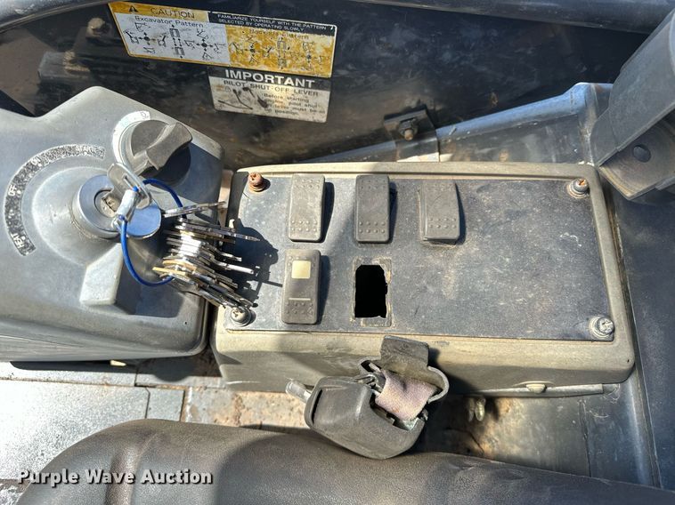 image for item EJ8992 2011 Hitachi ZX35U-3 mini excavator