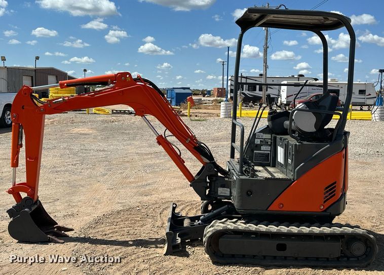 image for item EJ8993 2010 Hitachi  ZX17UNA-2 mini excavator