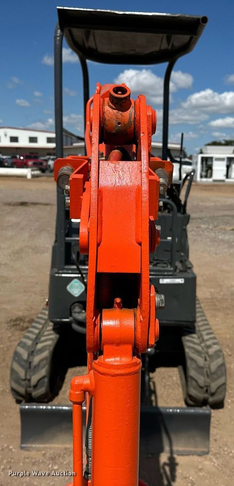 image for item EJ8993 2010 Hitachi  ZX17UNA-2 mini excavator