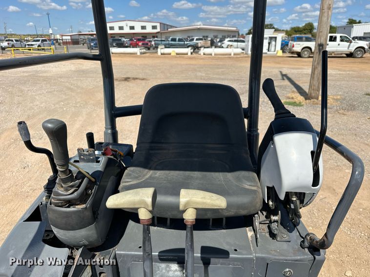 image for item EJ8993 2010 Hitachi  ZX17UNA-2 mini excavator