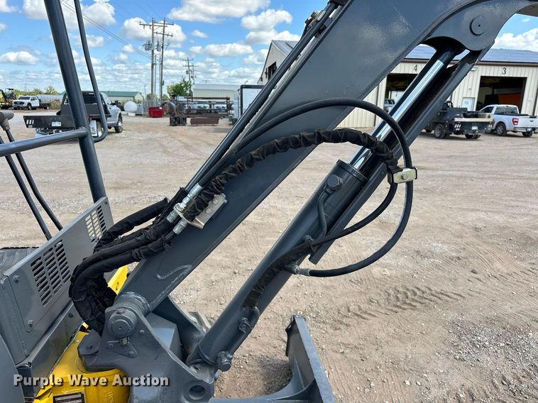 image for item EJ8994 2014 John Deere 35G mini excavator