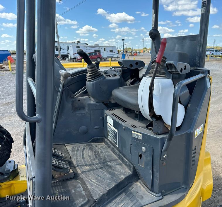 image for item EJ8994 2014 John Deere 35G mini excavator