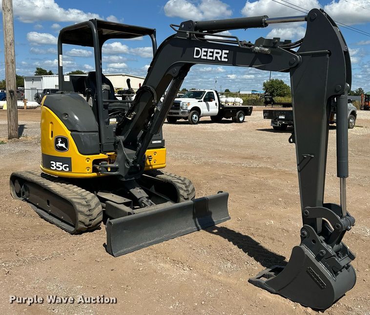 image for item EJ8995 2016 John Deere 35G mini excavator