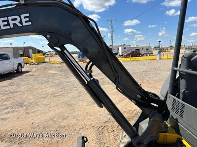 image for item EJ8995 2016 John Deere 35G mini excavator