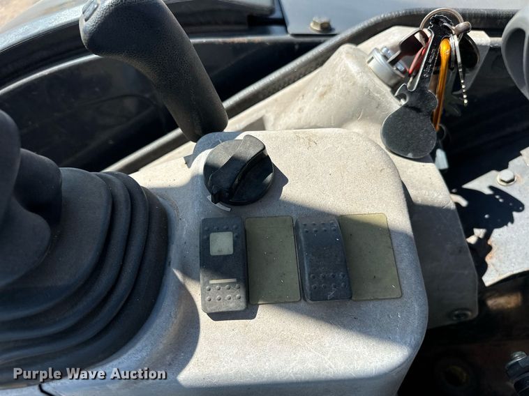 image for item EJ8995 2016 John Deere 35G mini excavator