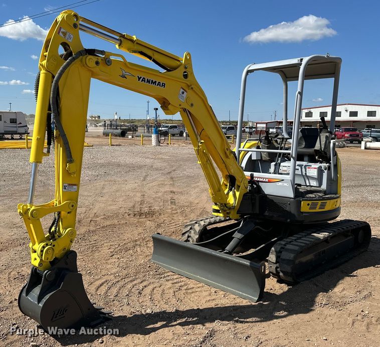 image for item EJ8997 2012 Yanmar Vi035-5B mini excavator