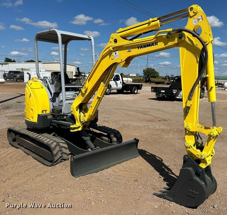 image for item EJ8997 2012 Yanmar Vi035-5B mini excavator