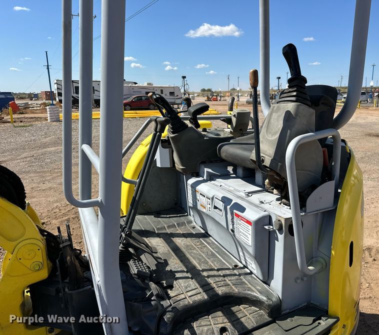 image for item EJ8997 2012 Yanmar Vi035-5B mini excavator