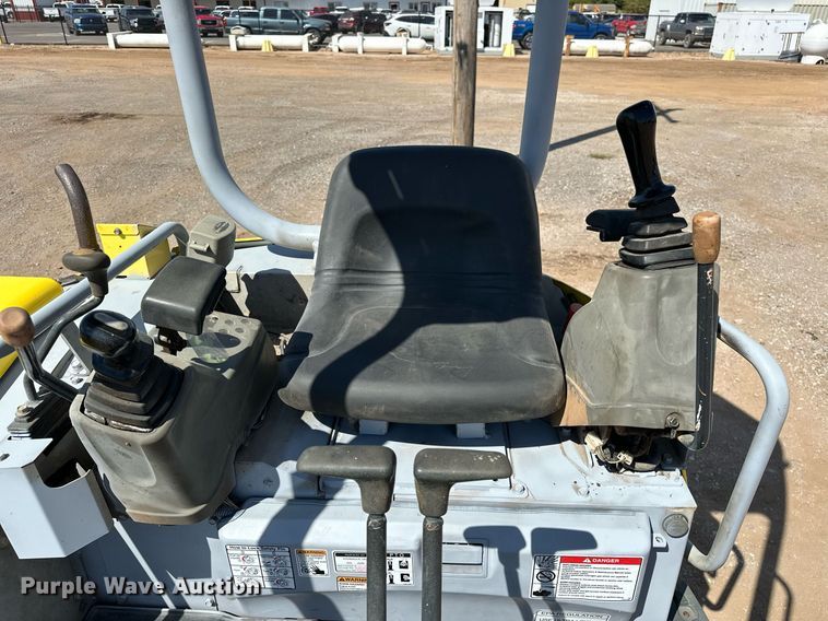 image for item EJ8997 2012 Yanmar Vi035-5B mini excavator