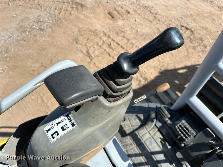 image for item EJ8997 2012 Yanmar Vi035-5B mini excavator