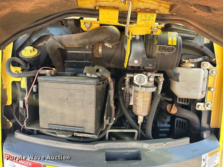 image for item EJ8997 2012 Yanmar Vi035-5B mini excavator