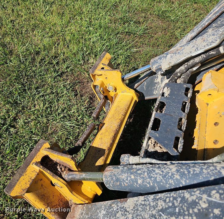 image for item EK0842 2012 John Deere  326D skid steer loader