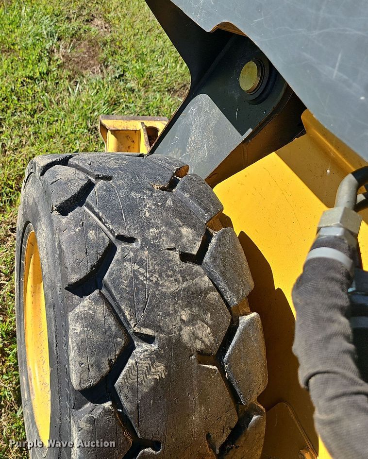 image for item EK0842 2012 John Deere  326D skid steer loader