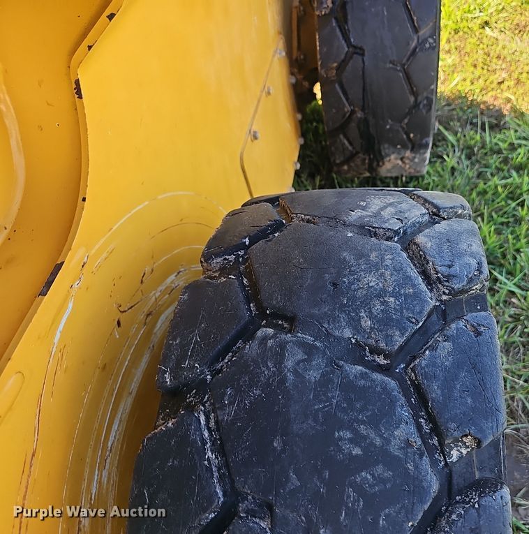 image for item EK0842 2012 John Deere  326D skid steer loader