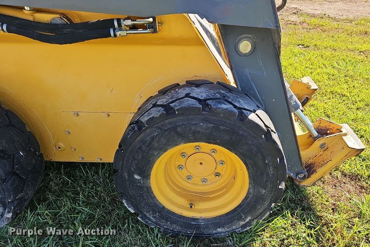 image for item EK0842 2012 John Deere  326D skid steer loader