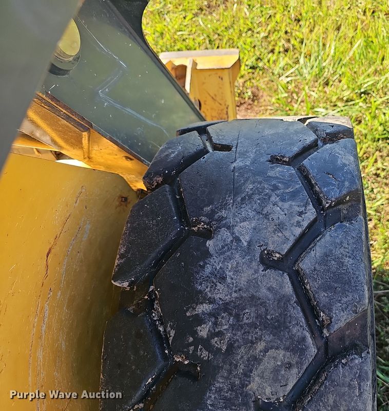 image for item EK0842 2012 John Deere  326D skid steer loader