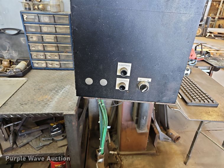 image for item EK0843 2012 PlasMax CNC plasma cutting table