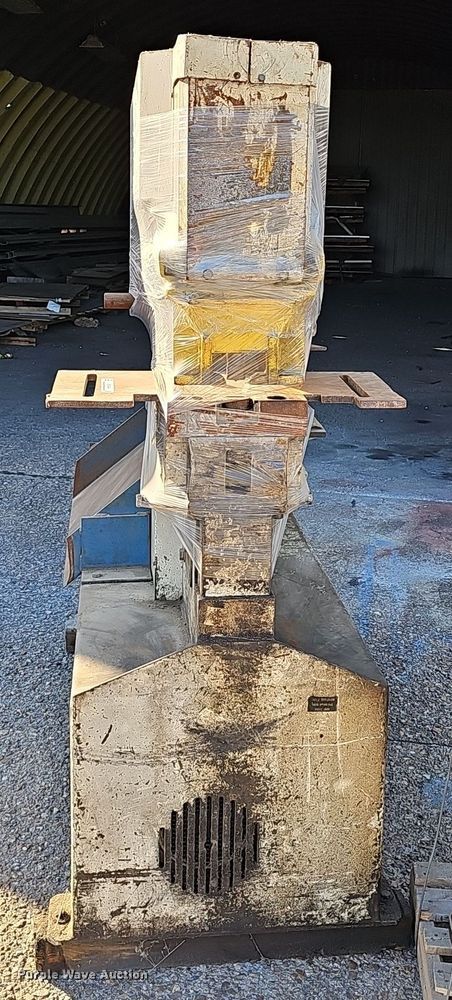 image for item EK0844 Mubea HIW 1000  iron worker